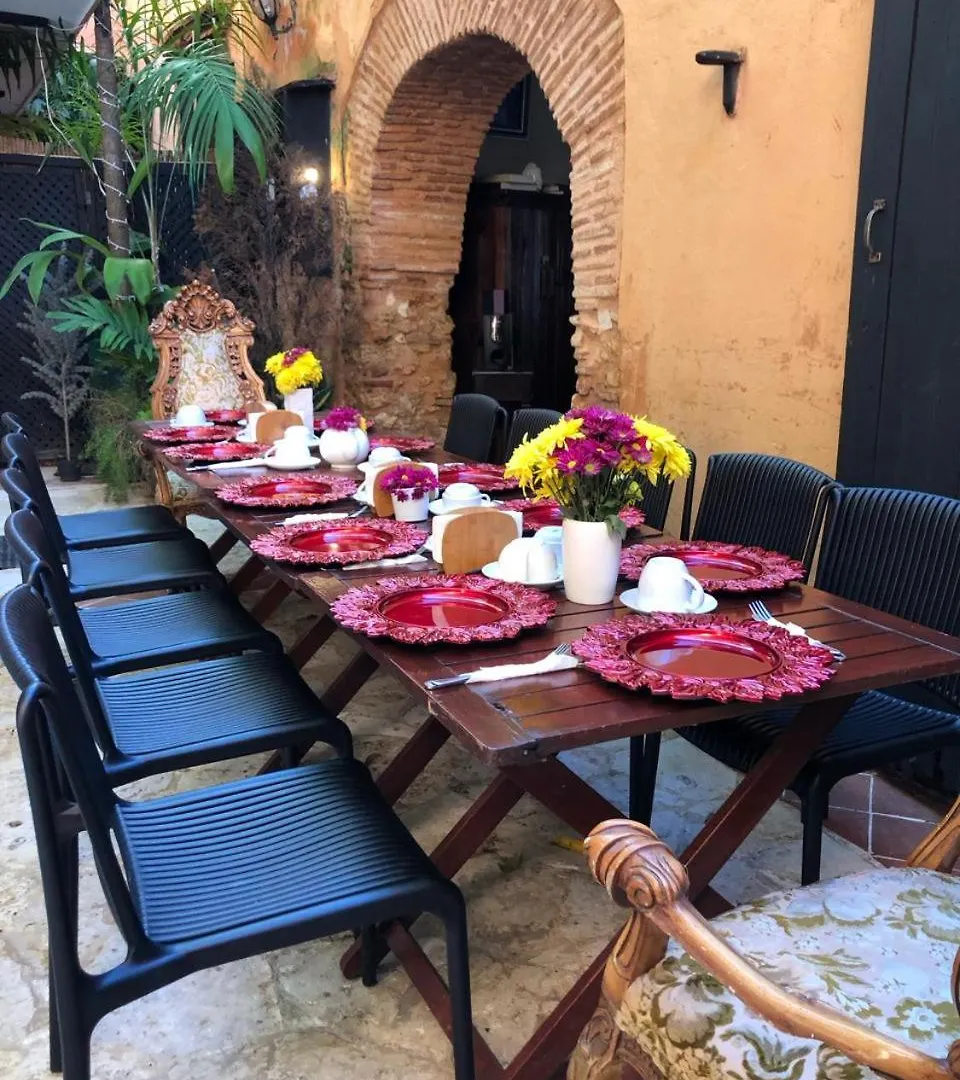Habitación, desayuno, jacuzzi y piscina Santo Domingo